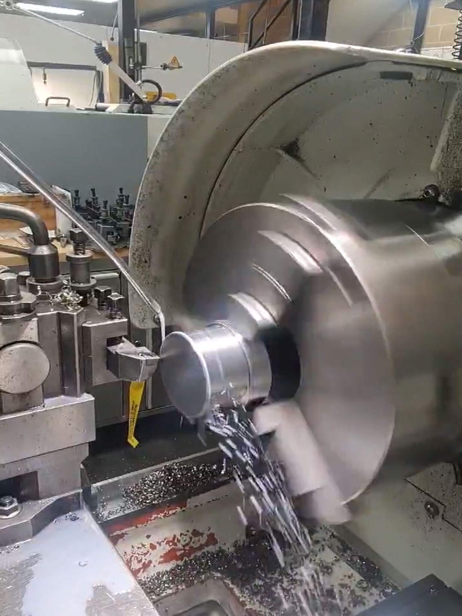 Hydraulic cylinder manufacturing workshop